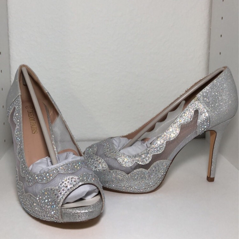 Dream Pairs Women’s Silver High Heels Brand New! Size 10